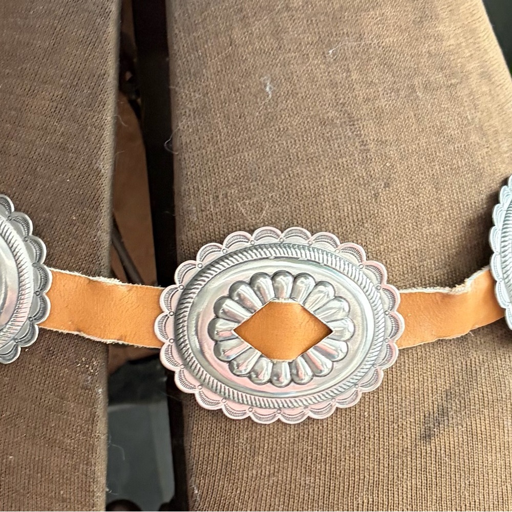 Silver and Tan woman’s  Belt - Picture 2 of 4
